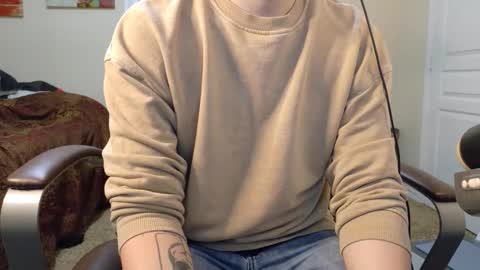 Snapshot of isaac_sheffield chatting on 11/16/25, 04:07 isaac online show from 11/16/25, 04:07