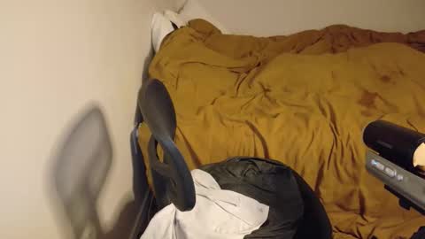 isaac online show from 12/21/25, 08:38