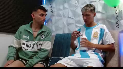 Snapshot of isaac_tan chatting on 09/12/25, 08:03 Isaac tan online show from 09/12/25, 08:03