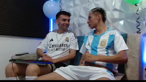 Snapshot of isaac_tan chatting on 09/13/25, 04:12 Isaac tan online show from 09/13/25, 04:12