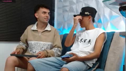 Snapshot of isaac_tan chatting on 12/15/25, 03:00 Isaac tan online show from 12/15/25, 03:00