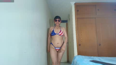 Snapshot of isabeel_sofia01 chatting on 05/28/26, 02:14 Isabeel Sofia online show from 05/28/26, 02:14