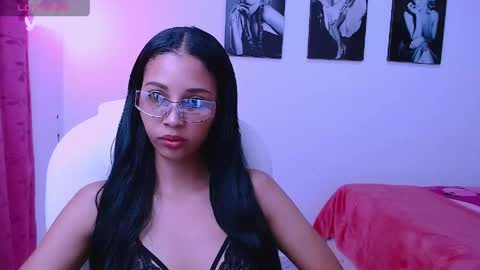 Snapshot of isabel_bailey chatting on 05/24/26, 01:54 isabel online show from 05/24/26, 01:54