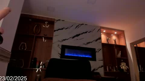 Isabel online show from 02/23/25, 09:22