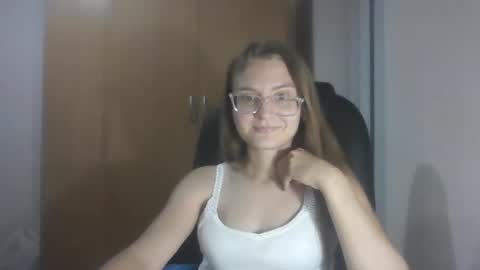 isabel_loveee online show from 09/15/25, 06:52