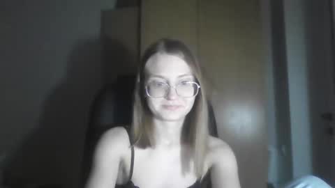 isabel_loveee online show from 03/09/26, 09:19