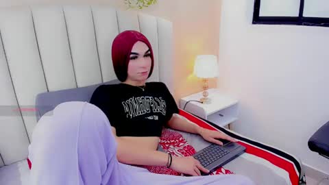 isabel_palmer online show from 05/26/26, 07:10