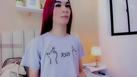 isabel_palmer online show from 06/10/26, 07:02