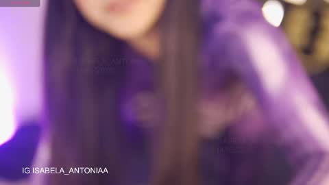Snapshot of isabela_antonia_ chatting on 05/17/26, 02:24 online show from 05/17/26, 02:24