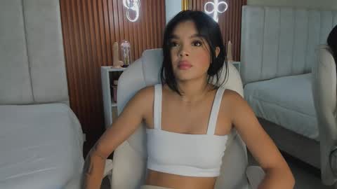 Snapshot of isabela_clark_ chatting on 02/21/26, 11:22 isabela online show from 02/21/26, 11:22