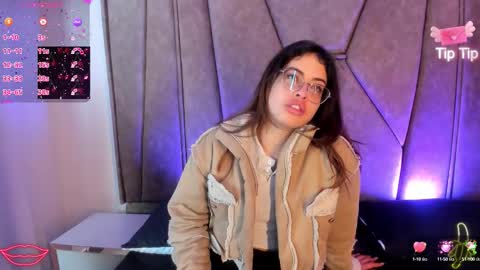 Snapshot of isabela_colins chatting on 10/02/25, 12:34 isabela Collins online show from 10/02/25, 12:34