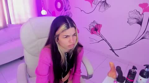 isabela_fiorelli online show from 11/18/25, 01:04