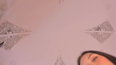 Isabela online show from 11/26/25, 12:06