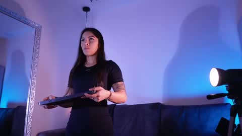 Isabela online show from 05/12/26, 12:35