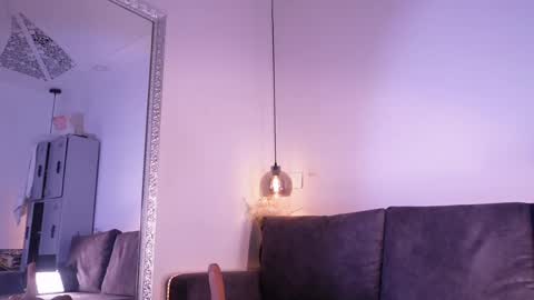 Isabela online show from 05/27/26, 11:51