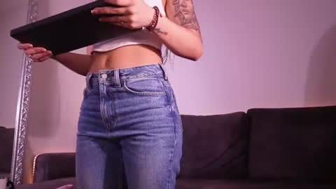 Snapshot of isabela_franco_ chatting on 06/26/26, 11:47 Isabela online show from 06/26/26, 11:47