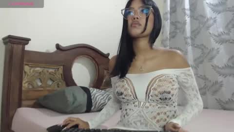 isabela_kity online show from 10/31/25, 05:52