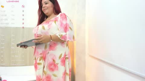 Snapshot of isabela_molina chatting on 05/26/26, 08:05 ISABELA online show from 05/26/26, 08:05