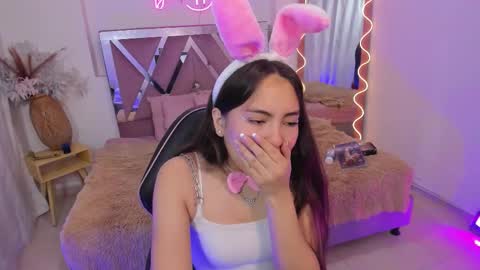 ISABELA  online show from 11/22/25, 12:04