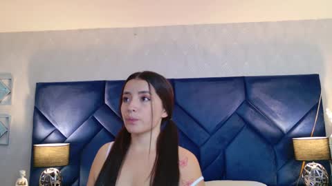 Snapshot of isabelacampbell_ chatting on 05/18/26, 06:47 IsabelaCampbell online show from 05/18/26, 06:47