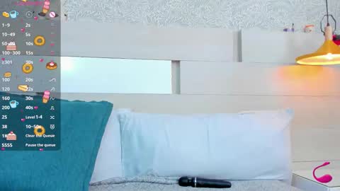 isabelacoleman_ online show from 10/31/25, 02:51