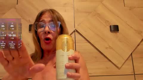 Snapshot of isabelagomez1 chatting on 11/21/25, 04:00 Isabela online show from 11/21/25, 04:00