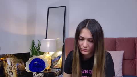 Snapshot of isabelasasha chatting on 03/07/25, 09:07 Isa online show from 03/07/25, 09:07