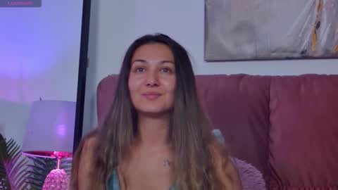 Snapshot of isabelasasha chatting on 09/09/25, 06:35 Isa online show from 09/09/25, 06:35