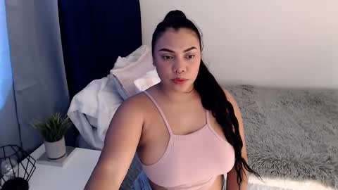isabelateran online show from 03/25/26, 06:36