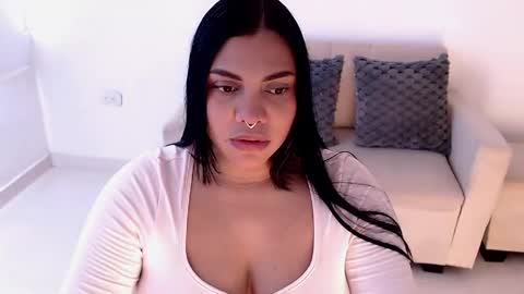 isabelateran online show from 05/26/26, 06:37