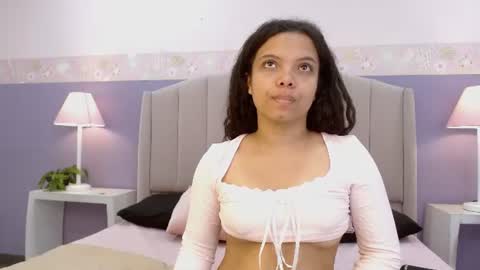 isabelgh_ online show from 06/12/26, 07:24