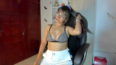 Isabella22 1 online show from 02/12/26, 12:27