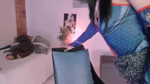 Snapshot of isabella525 chatting on 10/13/25, 09:04 Isabella online show from 10/13/25, 09:04