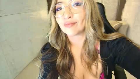 Isa  online show from 03/18/26, 05:05