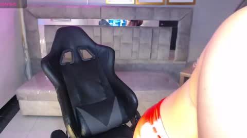 Snapshot of isabella_collen_v chatting on 11/10/25, 01:10 Hi Stream 800am to 200pm online show from 11/10/25, 01:10