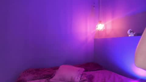 Snapshot of isabella_crofts chatting on 02/11/26, 03:00 isabella_crofts online show from 02/11/26, 03:00