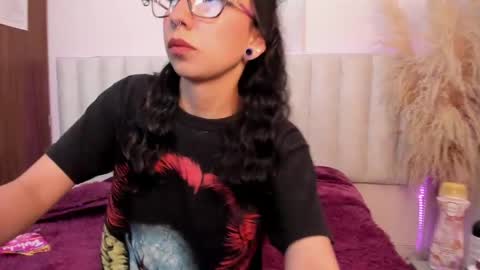 isabella_crofts online show from 05/06/26, 03:02