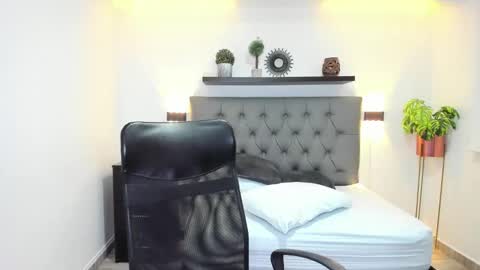 Snapshot of isabella_florez22 chatting on 01/15/25, 06:08 Isabel florez online show from 01/15/25, 06:08