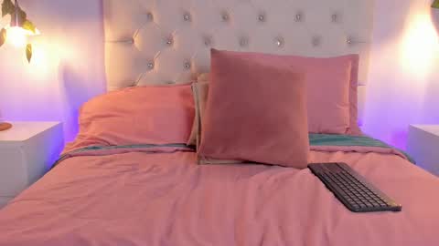   online show from 09/24/25, 08:45