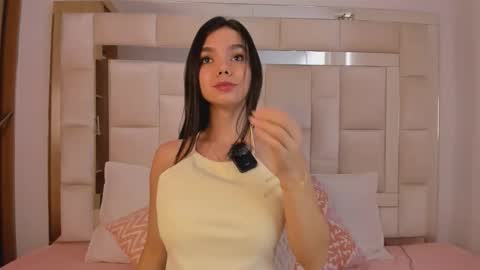 isabella_gomez11 online show from 12/03/25, 06:17
