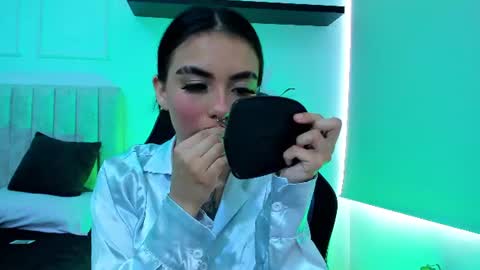 Snapshot of isabella_hv chatting on 06/27/26, 05:29 ISABELLA online show from 06/27/26, 05:29