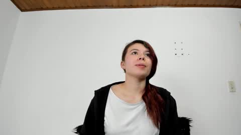 isabella_jaramillo online show from 10/11/25, 12:26