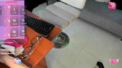 Snapshot of isabella_lt chatting on 01/09/25, 05:33 online show from 01/09/25, 05:33
