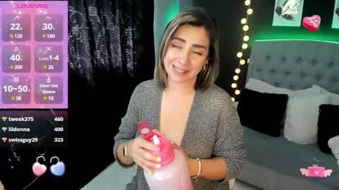 Snapshot of isabella_lt chatting on 01/22/25, 05:17 online show from 01/22/25, 05:17