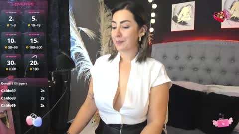 Snapshot of isabella_lt chatting on 02/25/25, 08:19 online show from 02/25/25, 08:19