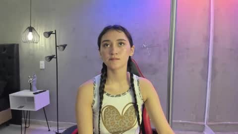 Isabella Nowa online show from 01/19/26, 11:03