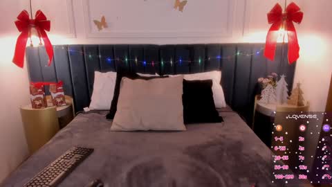 Snapshot of isabella_roa chatting on 12/18/24, 08:14 Isabella online show from 12/18/24, 08:14