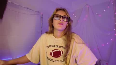 Isabella Rros online show from 11/05/25, 10:43