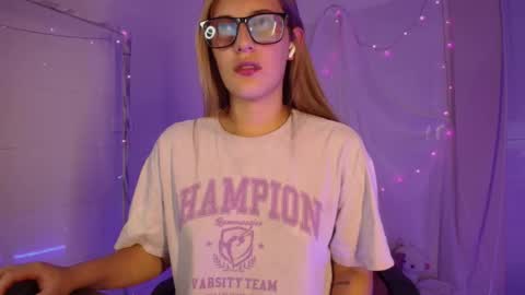 Isabella Rros online show from 11/14/25, 10:51