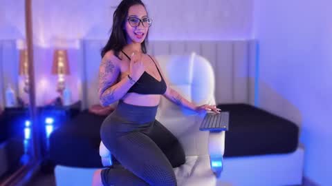 Snapshot of isabella_santamaria chatting on 12/05/24, 12:41 Isa online show from 12/05/24, 12:41